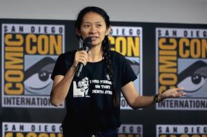 유색인 여성 최초의 오스카 감독상 불구 자국 중국 SNS는 '침묵'